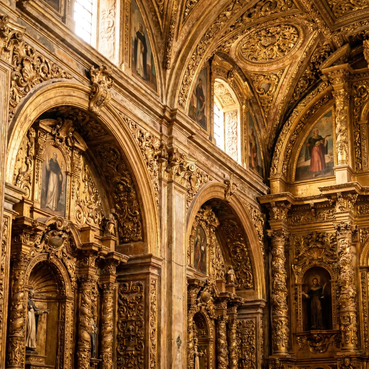 Santo Domingo interior gold